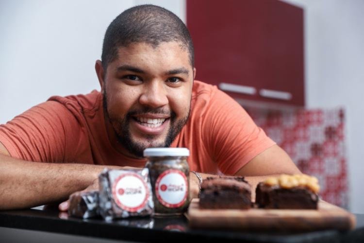 Com o trabalho mais difícil na pandemia, Dirlan apostou na produção de brownie