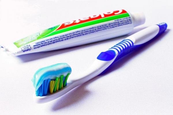 10 coisas comuns que podem matar o seu gato - 8. Pasta de dente 