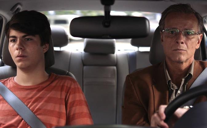 Slide 7 de 20: Um casal acostumado a um alto padrão de vida vai à falência e os problemas financeiros começam a afetar a vida dos seus filhos adolescentes. Thales Cavalcanti e Marcelo Novaes vivem os protagonistas deste filme dirigido por Fellipe Barbosa.