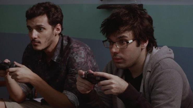 Slide 18 de 20: Leandro Soares, Sophie Charlotte, Matheus Souza, Alice Wegmann e Fábio Porchat são os responsáveis de divertir os espectadores neste filme sobre amizade, relacionamentos e solteirice!