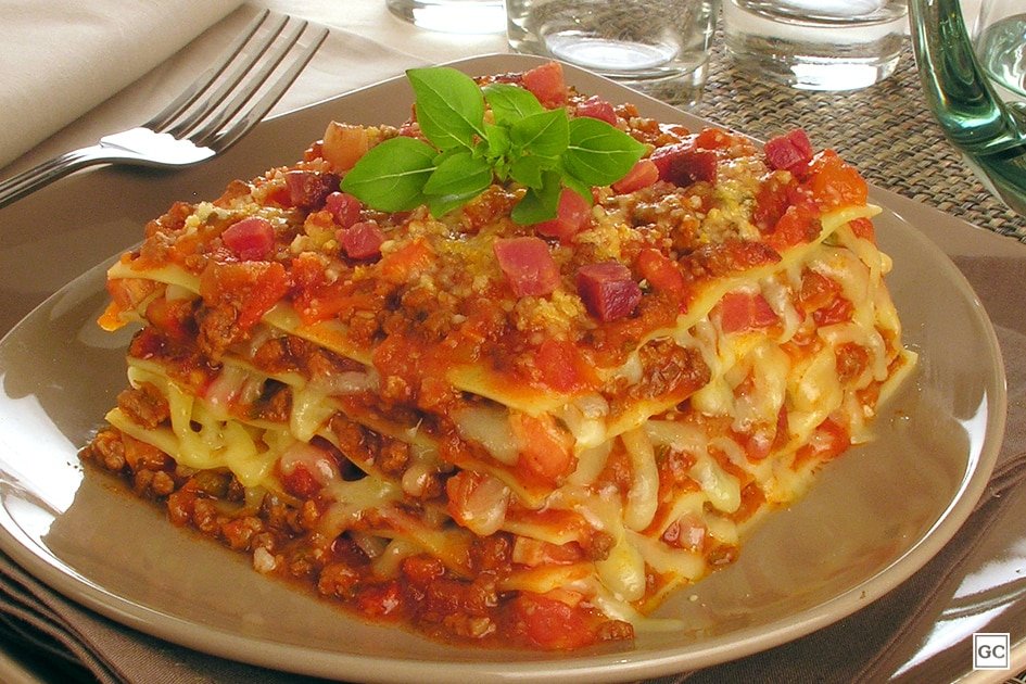 almoço de domingo - lasanha à bolonhesa com bacon