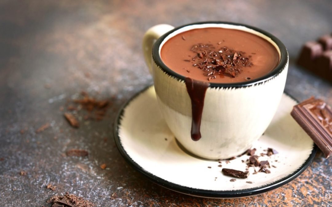 Chocolate quente: uma receita cremosa para se aquecer em casa