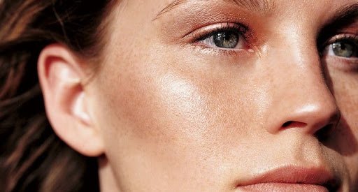Pele oleosa: Confira três dicas para diminuir esse desconforto