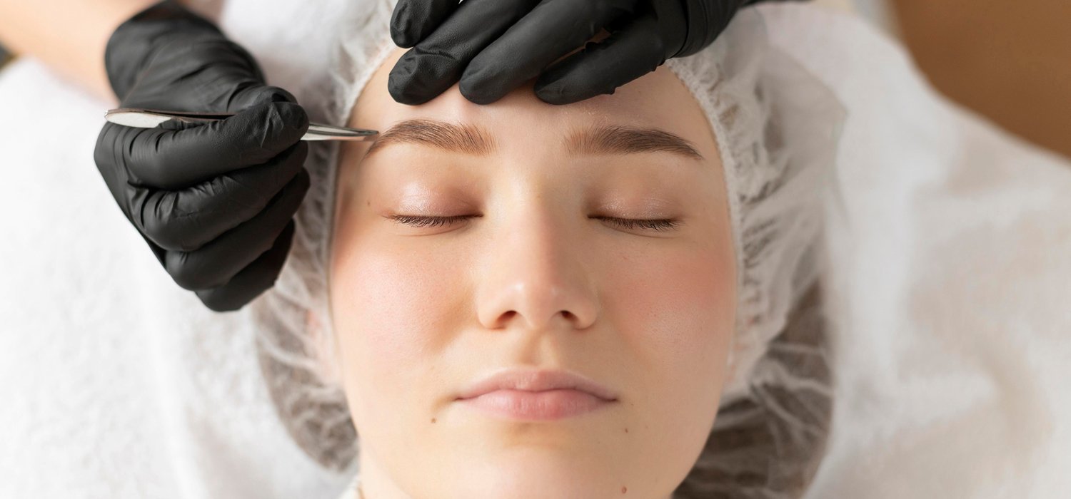 Sobrancelhas de acordo com o formato do seu rosto.