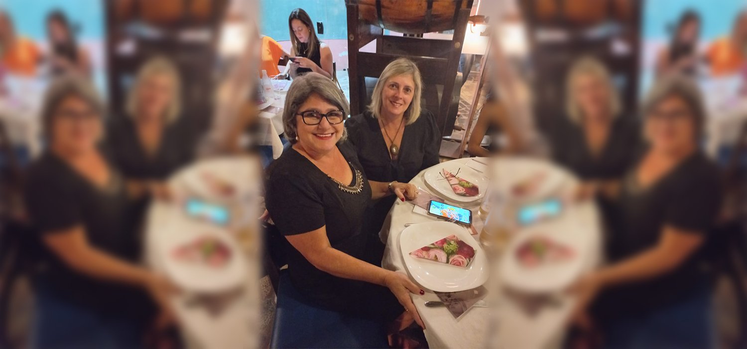 10ª Batom Com Prosa aconteceu na noite de 17 de março de 2022 em comemoração ao dia da mulher.