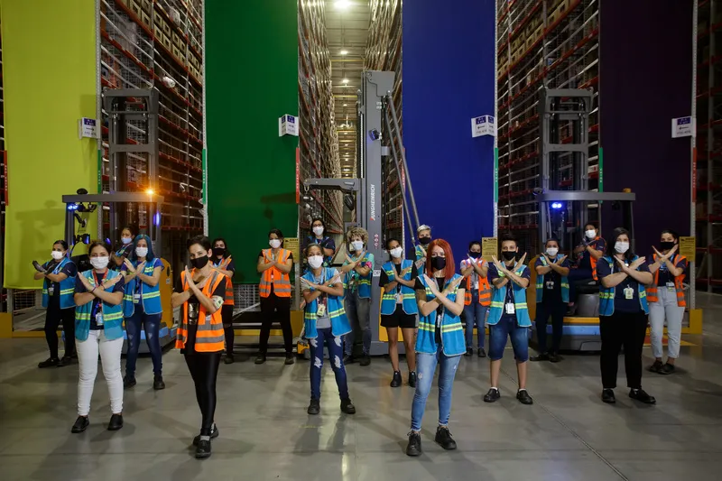 Empresas ampliam participação de mulheres em cargos de liderança