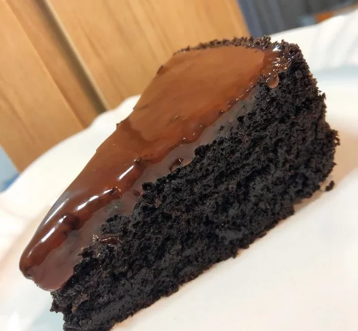 Bolo de chocolate com 3 ingredientes