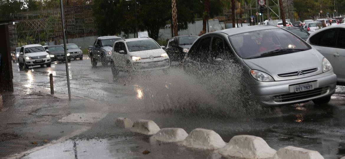 Manutenção de alguns componentes pode evitar problemas durante chuvas - Renato S. Cerqueira/Futura Press/Folhapress