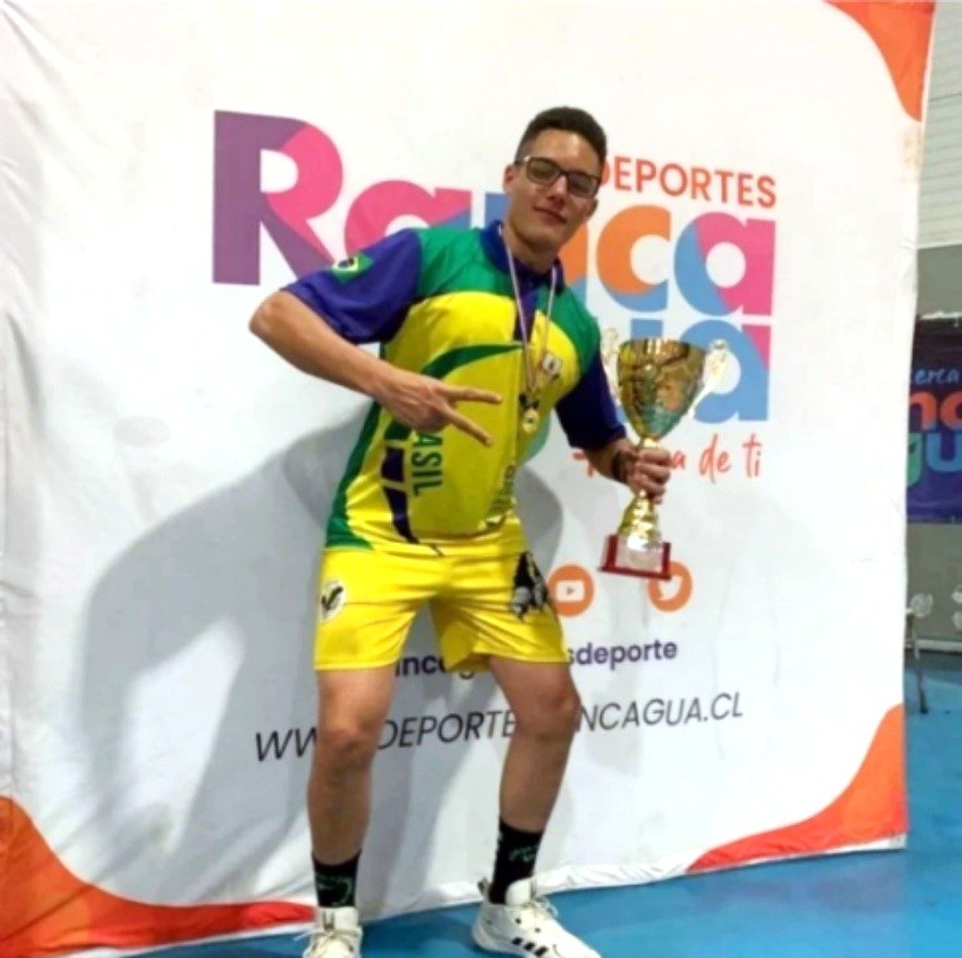 Atletas da Equipe do Handebol Masculino de Varginha são campeões em competições no Chile