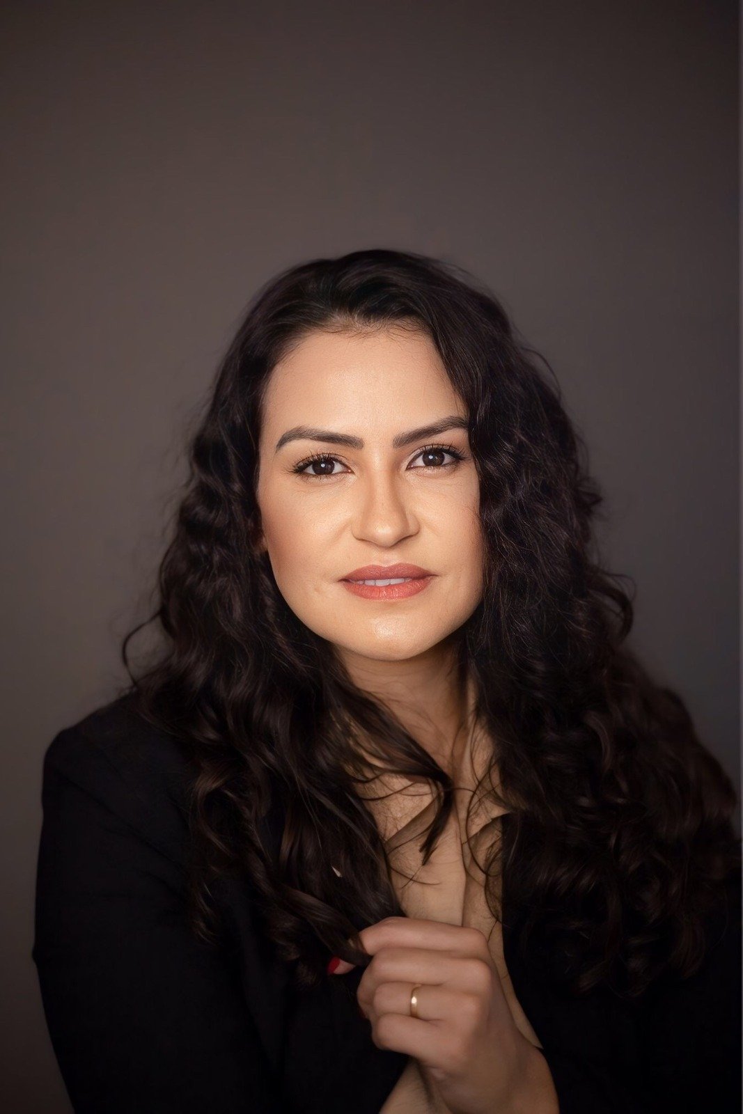 Mulheres em Cena em destaque: A Força da Resiliência e do Associativismo: Uma História de Empreendedorismo e Liderança com Keila Campos!